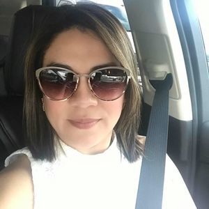 Meet your Posher, Carla